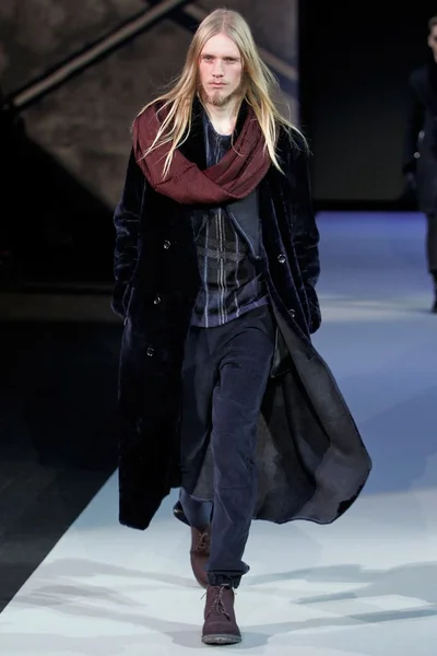 Look 60